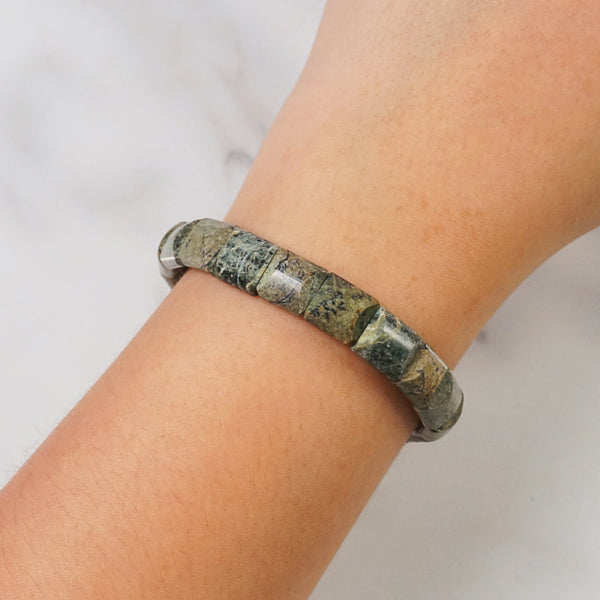 Serpentine Bangle - Gaea